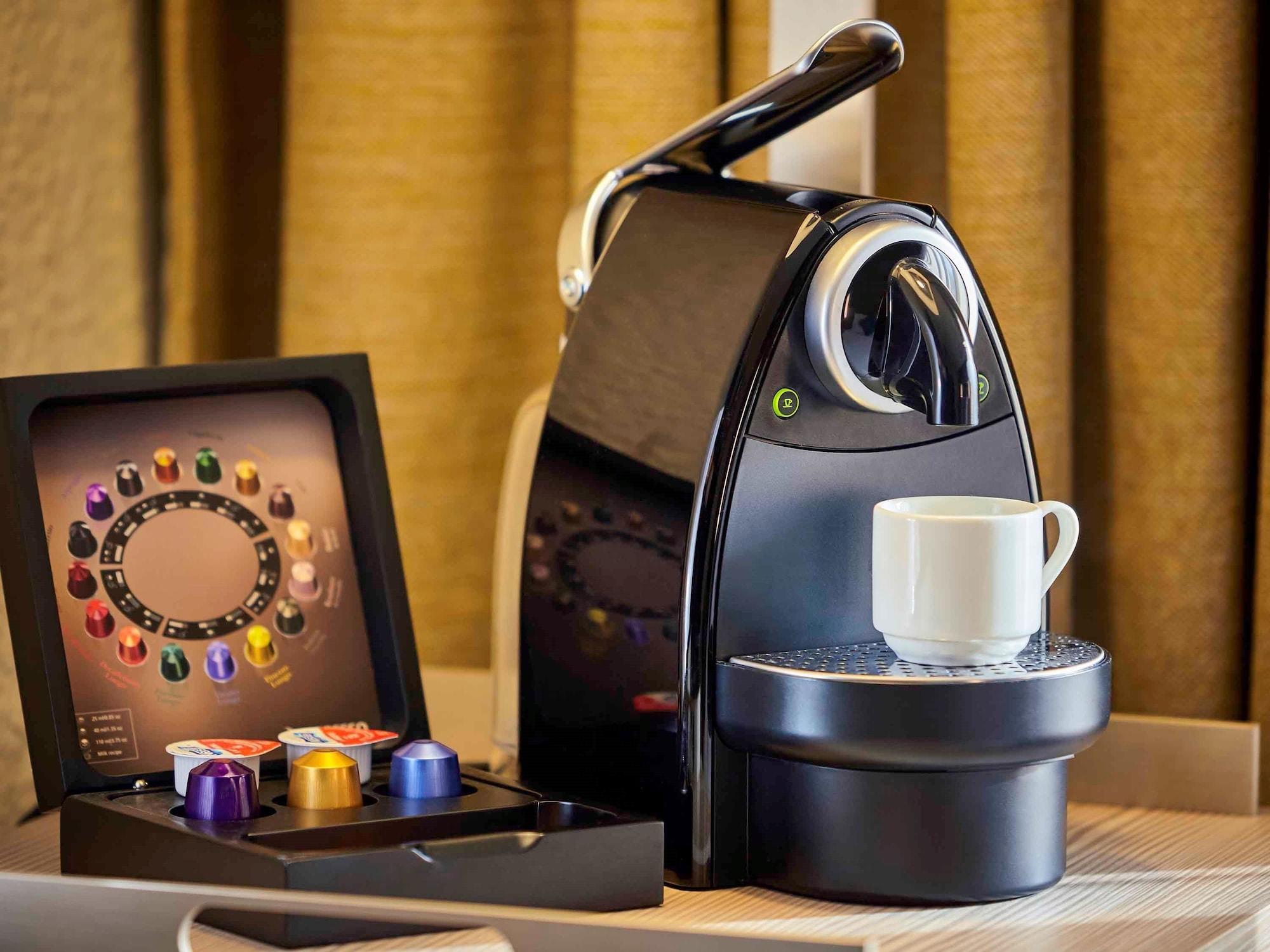 Mercure Paris Sud Les Ulis-Courtaboeuf Bagian luar foto