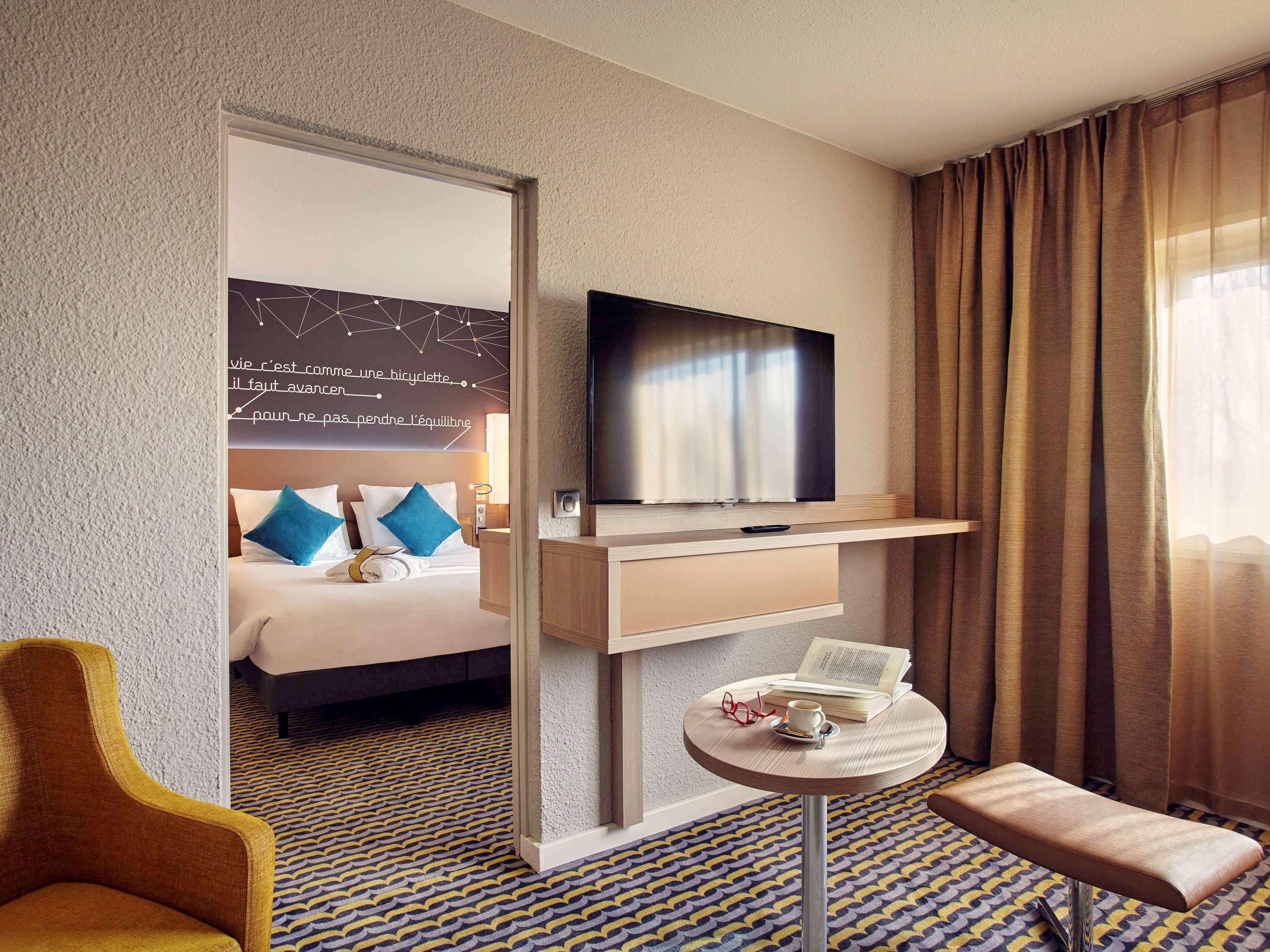 Mercure Paris Sud Les Ulis-Courtaboeuf Bagian luar foto