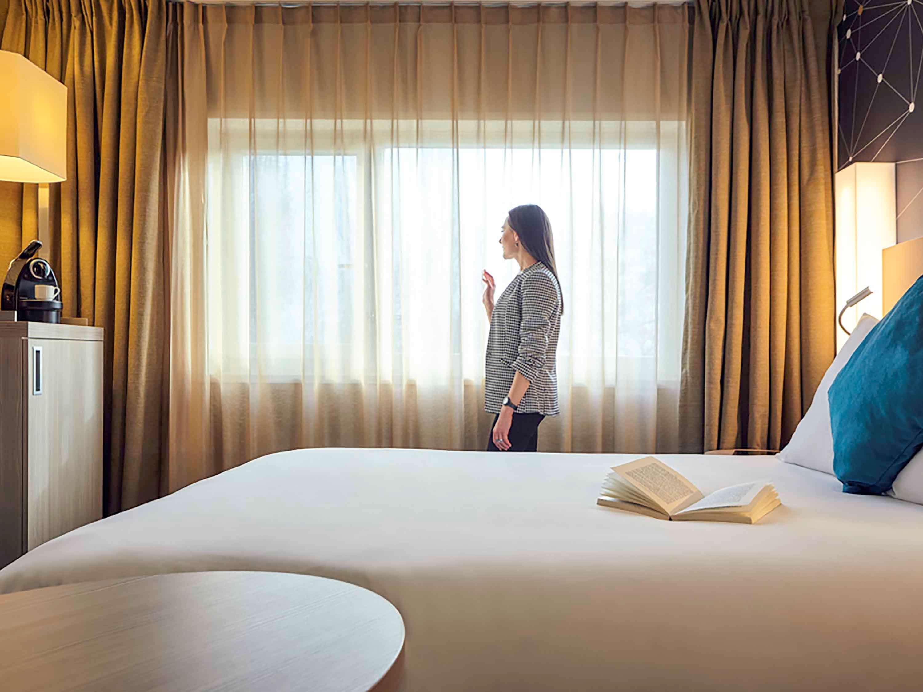 Mercure Paris Sud Les Ulis-Courtaboeuf Bagian luar foto